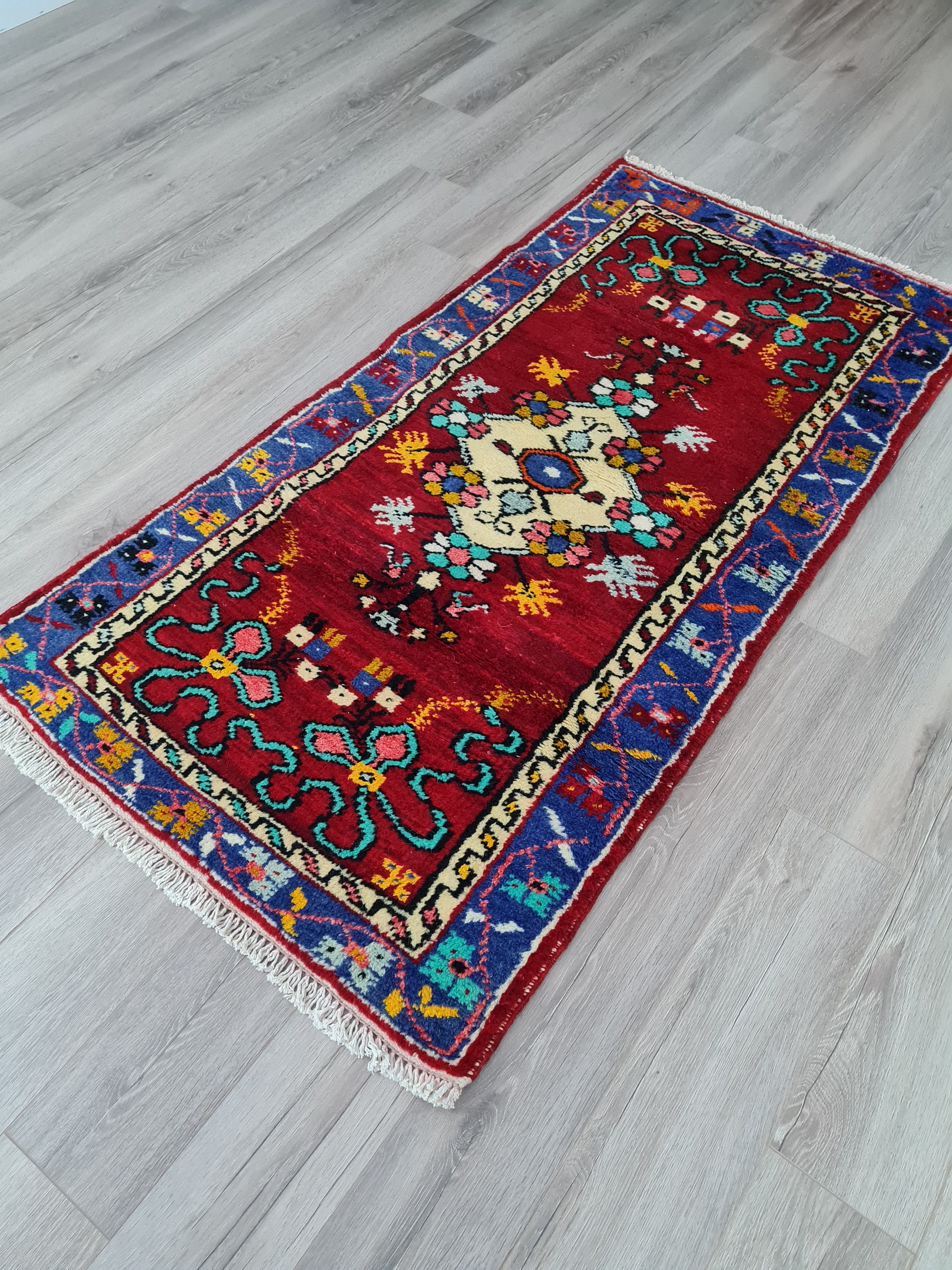ヴィンテージ Guneyラグ Guney rug - Etsy 日本