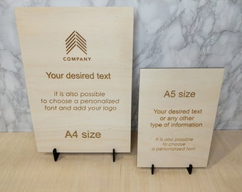 Gepersonaliseerd houten bord met zwarte standaard | Aangepaste gegraveerde tekst op A4, A5, A6, A7 maten | Bureaudecor, kantooraccessoires voor thuis