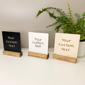 Personalisiertes kleines Holzschild Personalisierte Wohnkultur | Holzgravur | Tabletop Hochzeitsschild