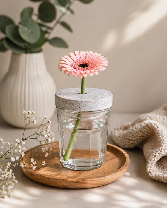 Blumenhalter Deckel für Bonne Maman Marmelade Glas, TO82 - Upcycling Vase - Strohhalm-Deko-Deckel - Geschenk