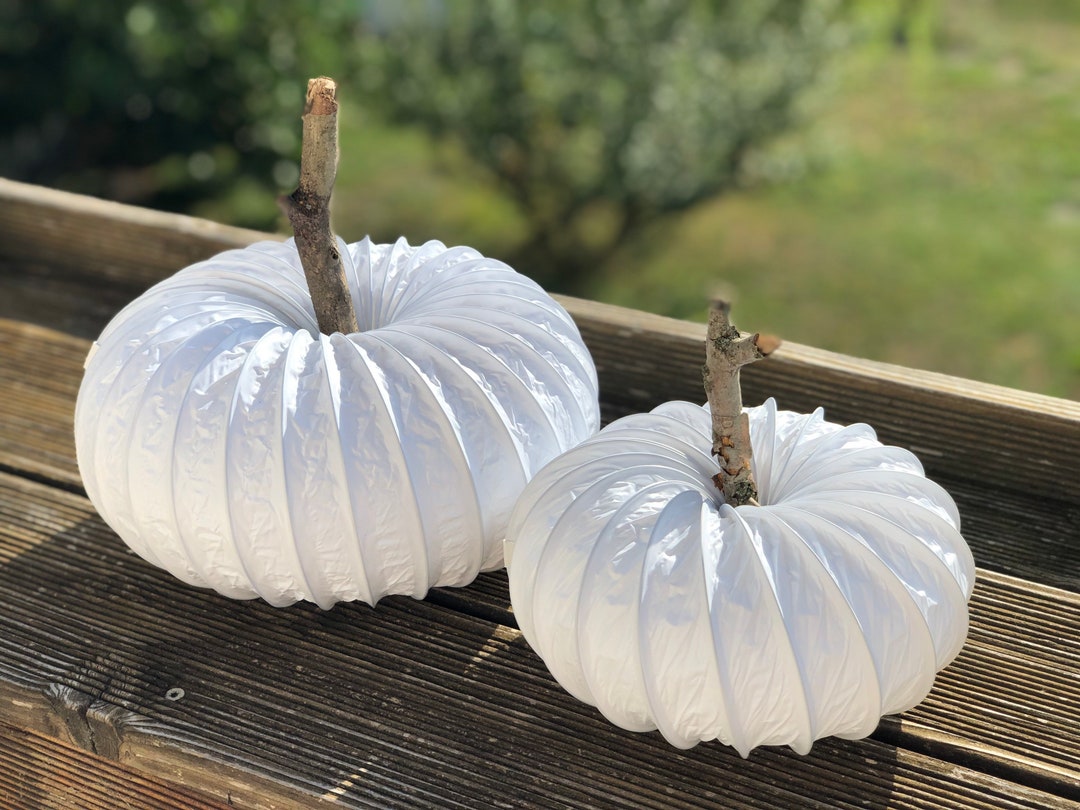 Dekoleidenschaft 2x LED-Kürbis Aus Porzellan – Mattweiß, Für Halloween & Herbstdeko