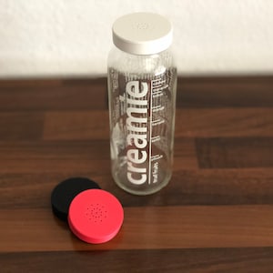 Shaker lid for TRUE FRUITS bottles
