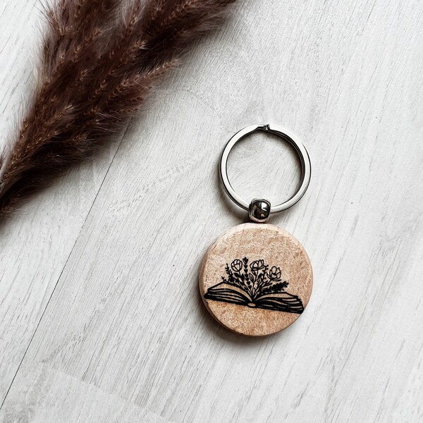 Keychain with engraving book with flowers | Floral | Book lover | Bookworm | book lovers | personalized | gift | Attention