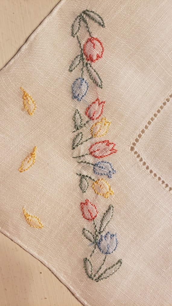 Two Vintage Embroidered Lady's Hankies - image 3