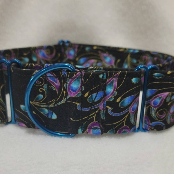 PEACOCK IN BLACK PATENT DOG COLLAR main image 1