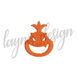 Puede incluir: Diseño de calabaza bordada en naranja con una sonrisa dentada, dientes puntiagudos y ojos amenazantes. La calabaza tiene una parte superior en forma de corona. Perfecto para manualidades y decoraciones de Halloween.