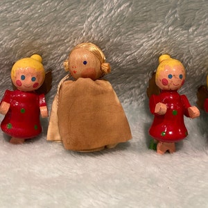 Vintage Set of 5 Miniature  Wood Angels 1.5&quot;    FREE Shipping!!!