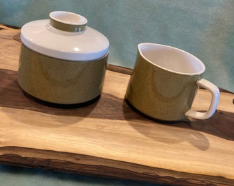 Vintage MIKASA Mediterrania Avocado Grün Creme Krug und Zuckerdose mit Deckel