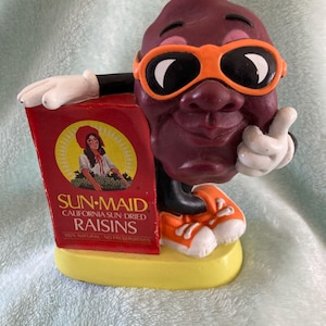 Vintage 1987 California Raisins Coin Bank Piggy Bank Claymations With Stopper