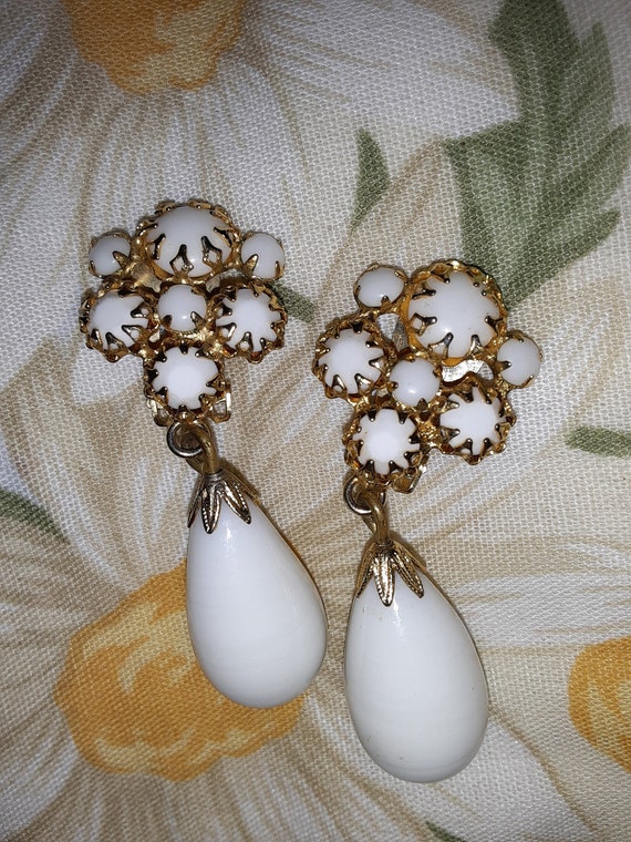 Vintage Elegant Clipon earrings - image 1
