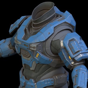 Puede incluir: Un traje de robot futurista azul y gris con un aspecto desgastado. El traje tiene una pieza de pecho grande y redonda y un casco con una visera negra.