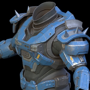 Puede incluir: Un traje robótico azul y gris con un casco y púas en los hombros. El traje tiene un aspecto desgastado y envejecido.