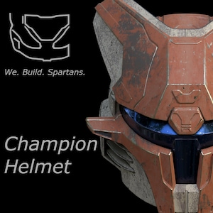 Puede incluir: Un casco rojo y blanco con una visera azul. El casco tiene un aspecto desgastado y descolorido. El texto "Champion Helmet" es visible debajo del casco.