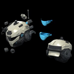 Peut inclure: Un casque futuriste blanc cass&eacute; et noir, avec des composants attach&eacute;s, dont une cam&eacute;ra et une antenne, ainsi que deux visi&egrave;res bleues. Le casque a une forme arrondie avec des d&eacute;tails angulaires, sur fond noir.
