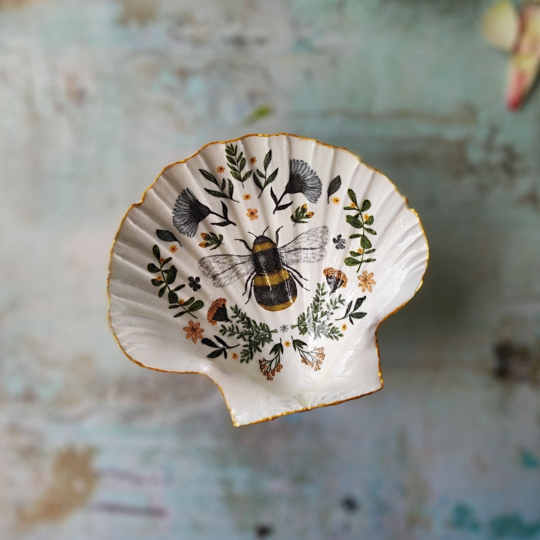 Shell Jewelry Dish 
