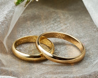 Anillos de boda clásicos de plata para él y para ella de 4 mm - Anillo de boda chapado en oro de 14 quilates sobre plata de ley - Conjunto de alianzas para él y para ella