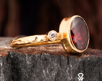 Robijnrode ring, robijnrode zilveren ring. Vergulde zilveren robijnring. 925 sterlingzilveren ovale edelsteenring. 24-karaats vergulde robijnzilveren damesring.