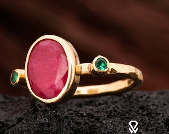 Anillo de rubí, anillo de plata con rubí. Anillo de plata con rubí bañado en oro. Anillo de plata de ley 925 con gema ovalada. Anillo de plata con rubí para mujer bañado en oro de 24 quilates.