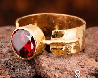 Anillo de rubí, anillo de plata con rubí. Anillo de plata con rubí bañado en oro. Anillo de plata de ley 925 con piedra preciosa redonda. Anillo de plata con rubí para mujer bañado en oro de 24 quilates.