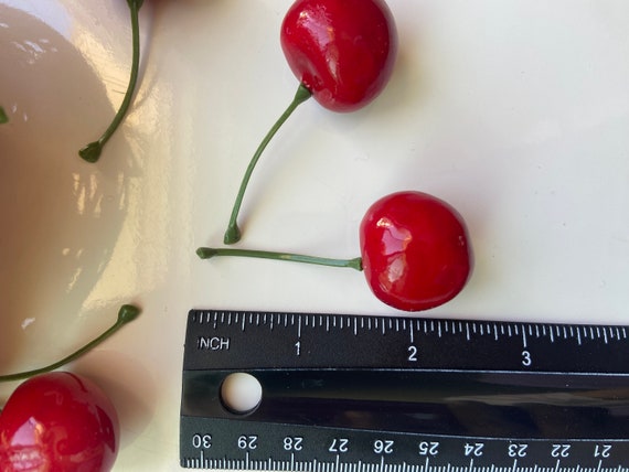 Ciliegie Artificiali Rosse - 25 Pezzi, Frutta Finta In Plastica Per Decorazioni - Foto 2