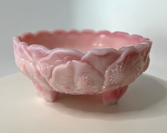 WATER LILY BOWL by Fenton