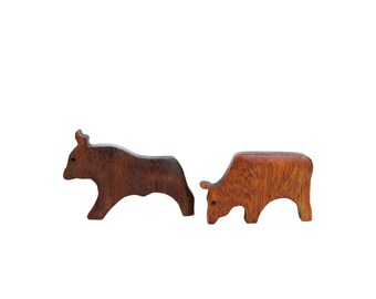 2x Vintage Wooden Toy Animals Bulls, Folk Art, Zoo Farm Animals, Stained Wood, Mid 20th Century, Handmade, Cows, Woodpecker Toys, Ostheimer