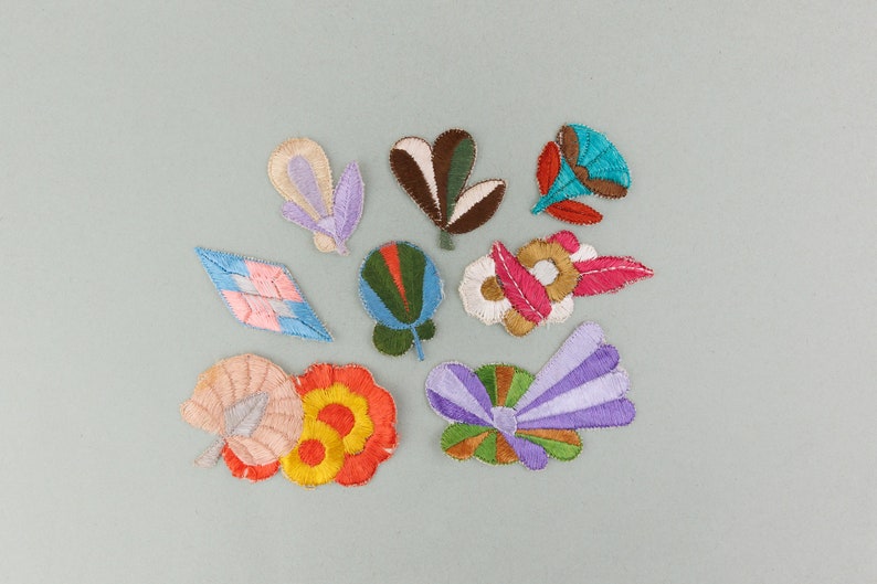 Collection of 8 Vintage Embroidered Flower and Art Deco Shape Appliques in Pastel Colours image 1
