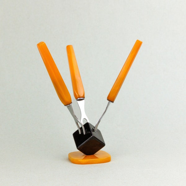 Vintage Art Deco Orange and Black Bakelite Cocktail Hors D'oeuvres Forks, Rostfrei Metal Fork Set on Platic Bakelite Dice Shaped Stand