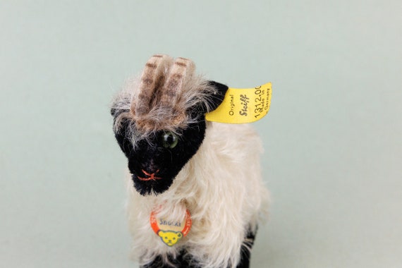 【vintage】キッズラビット　アンティーク　ドイツ　フランス Vintage Steiff Snucki, Ram, Mountain Sheep, 1312.00 Chest Tag, Ear