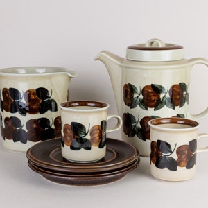 Vintage Arabia Finland "Ruija" Tea Set Designed by Raija Uosikkinen and Ulla Procope, Scandinavian, Ceramic Tea Coffee Cup, Water Jug