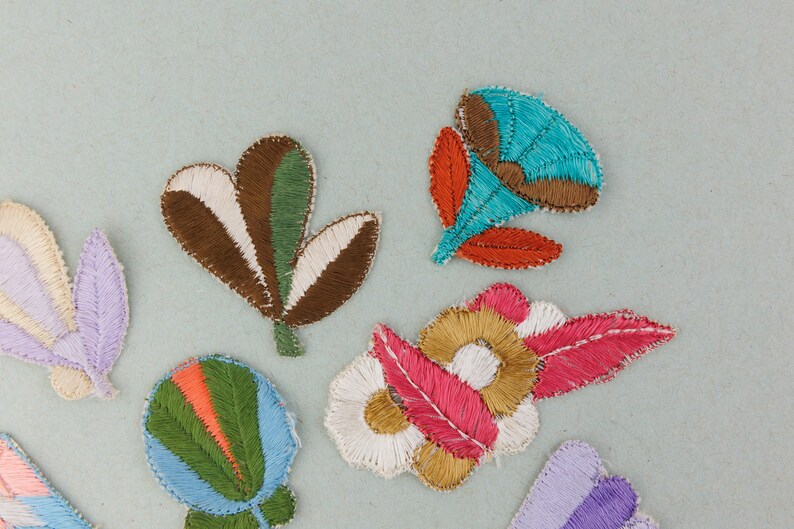 Collection of 8 Vintage Embroidered Flower and Art Deco Shape Appliques in Pastel Colours image 3