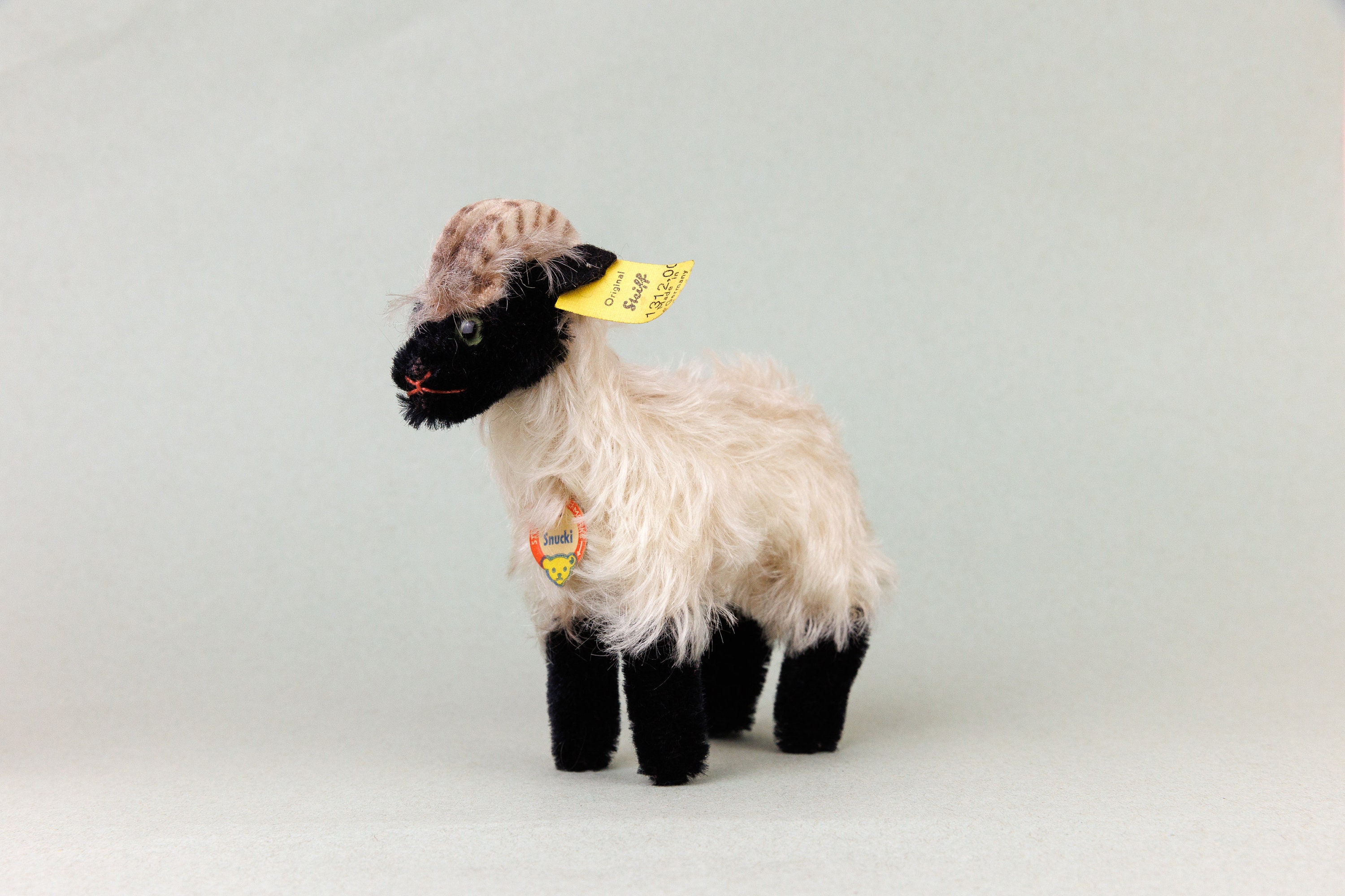 シュタイフ アンティーク ヤギ Steiff ”Mountain Sheep Snucki”