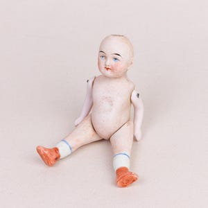 Miniature Antique Bisque Dollhouse Doll, with Painted Features and Pin Jointed Limbs, Crocheted Dress, Victorian Toy, German, 11cm