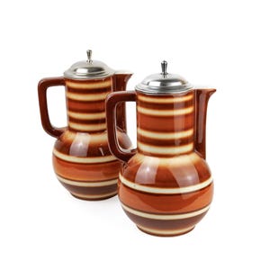 2x Vintage Brown Art Deco Spritzdekor Ceramic Cocoa Jugs, Metal Lid, Spray Decor Design Pitchers, Gräfenroda Carstens Germany 30s