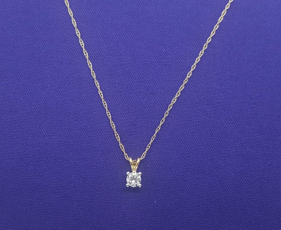 Diamond pendant set in white gold, approximately … - image 1