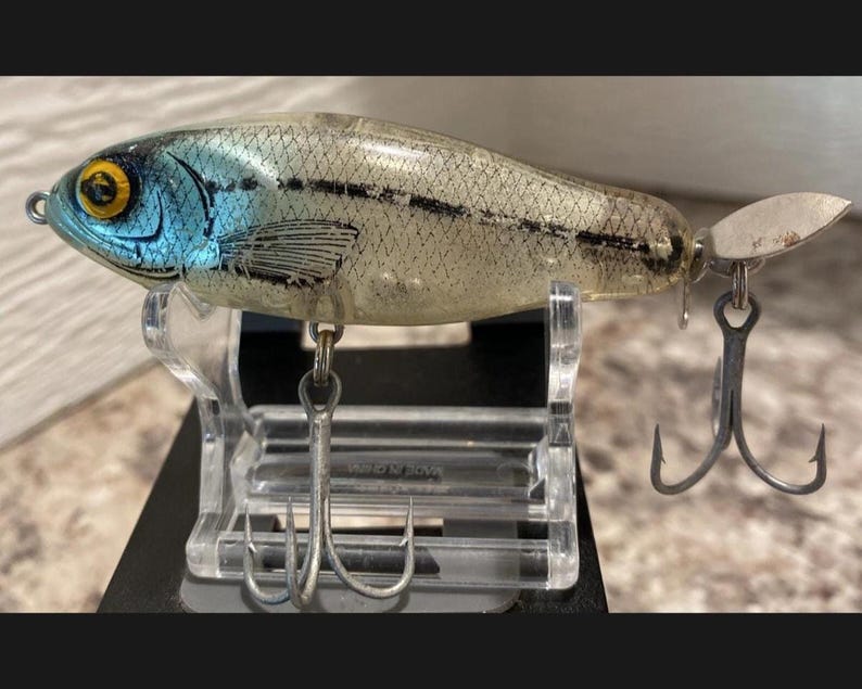 Need Eye Rivet Discontinued Bomber RIP SHAD •transparent Blue Head • Screw Tail • RARE ...