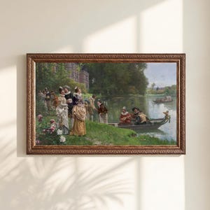 Puede incluir: Una pintura enmarcada que representa una escena histórica con figuras con vestimenta de época cerca de un río. Un barco con músicos flota sobre el agua. La obra de arte presenta un paisaje detallado con un edificio y árboles.