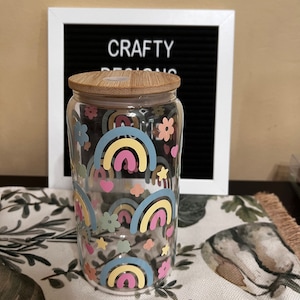 Boîte en verre arc-en-ciel| Tasse à café glacée| Canette de bière arc-en-ciel| cadeau pour elle | Porte-bonheur | Gobelet en verre tendance | Saint-Patrick| Tasse bohème arc-en-ciel
