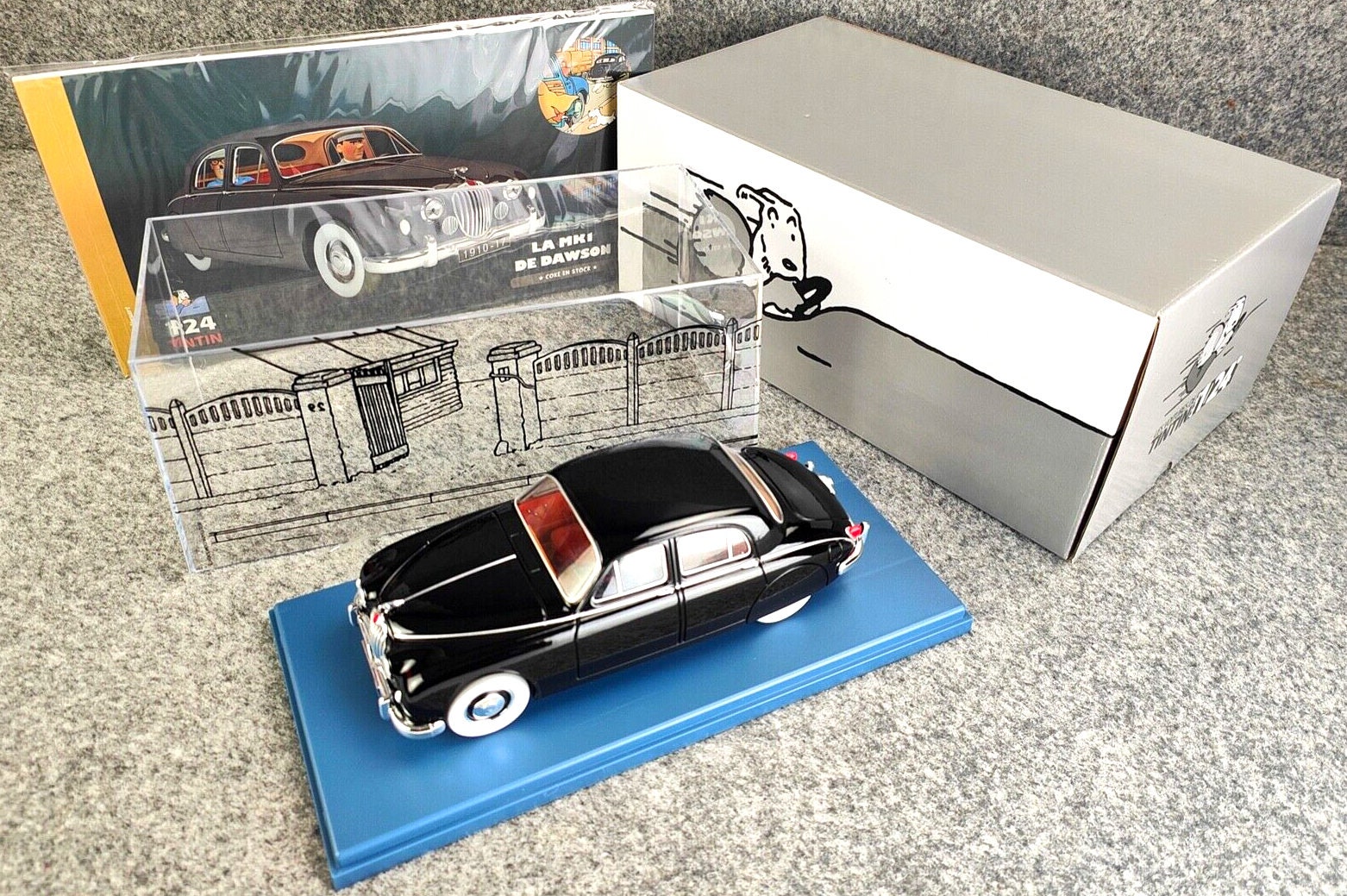 VOITURE TINTIN 1/24 29935 Jaguar MK I - Red Sea Sharks