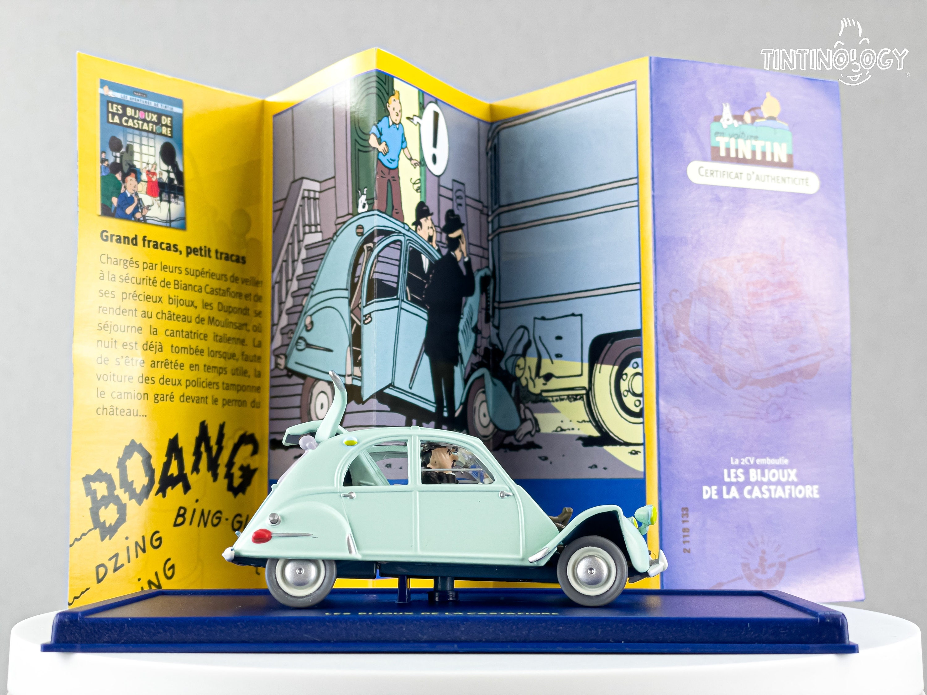 ATLAS TINTIN CAR # 33 Crashed 2CV - the Castafiore Emerald Herge