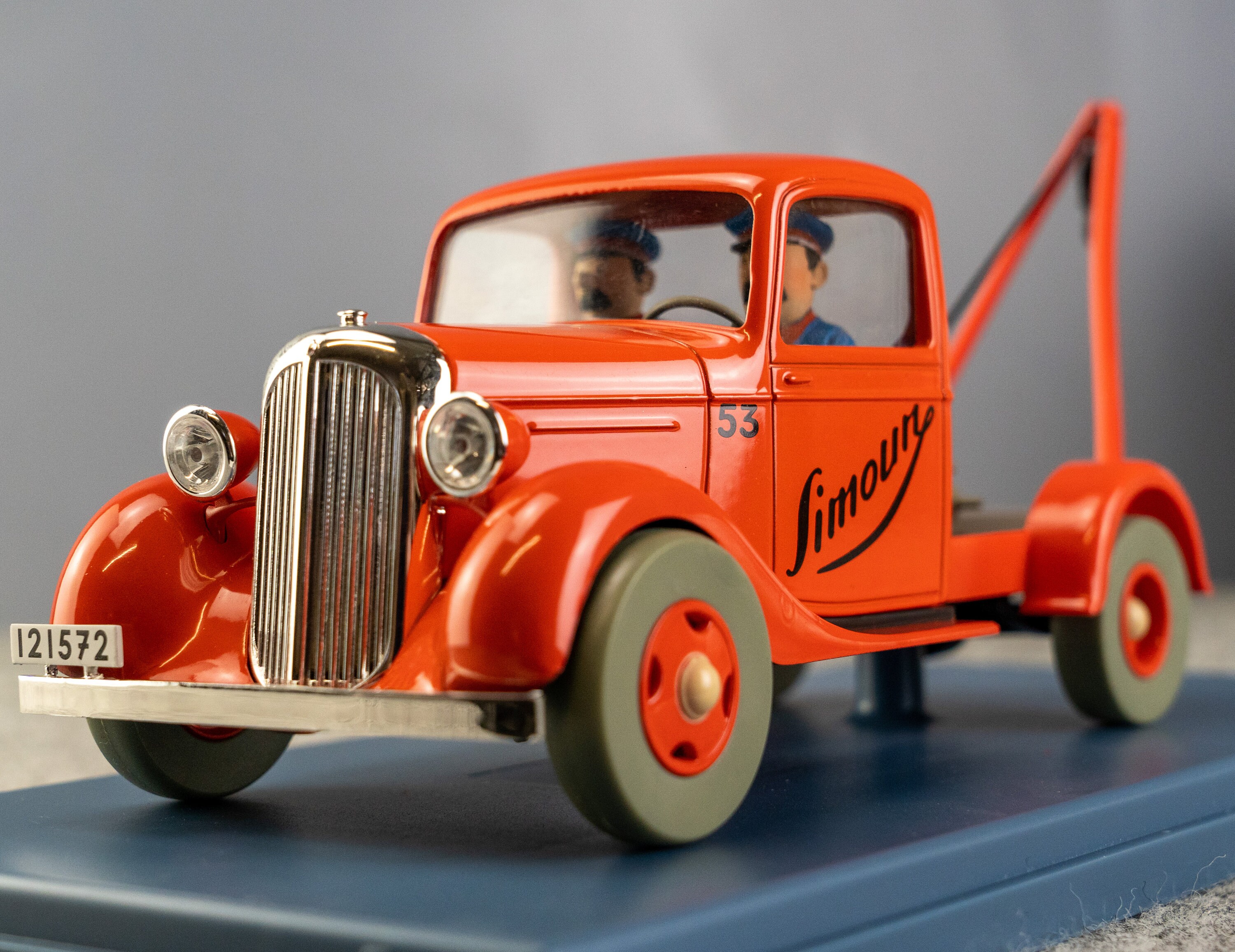 VOITURE TINTIN 1/24 29933 Tow Truck: Land Black Gold Hachette Car