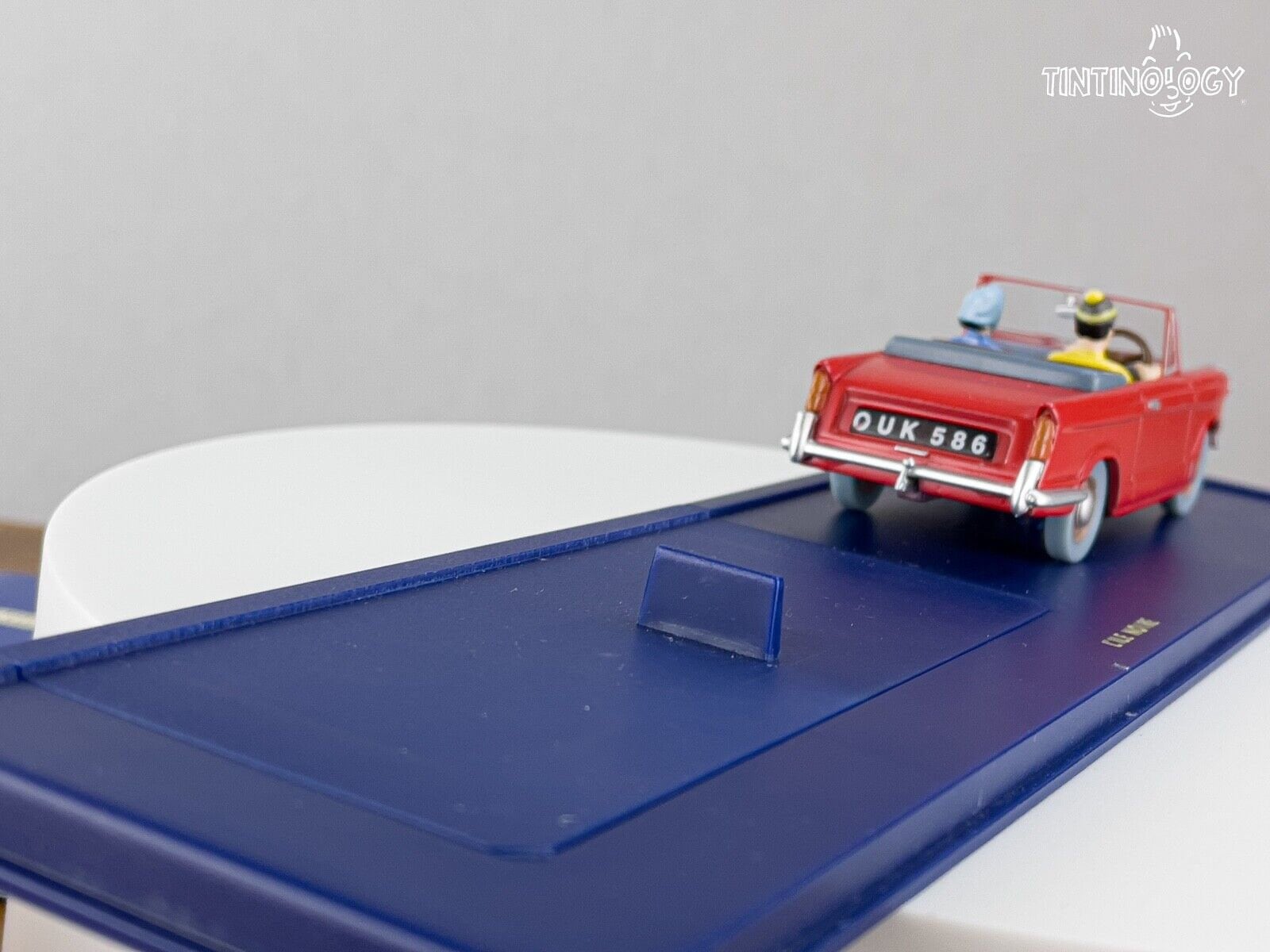 アトラス タンタンの車 #29 トライアンフ・ヘラルド：ブラック