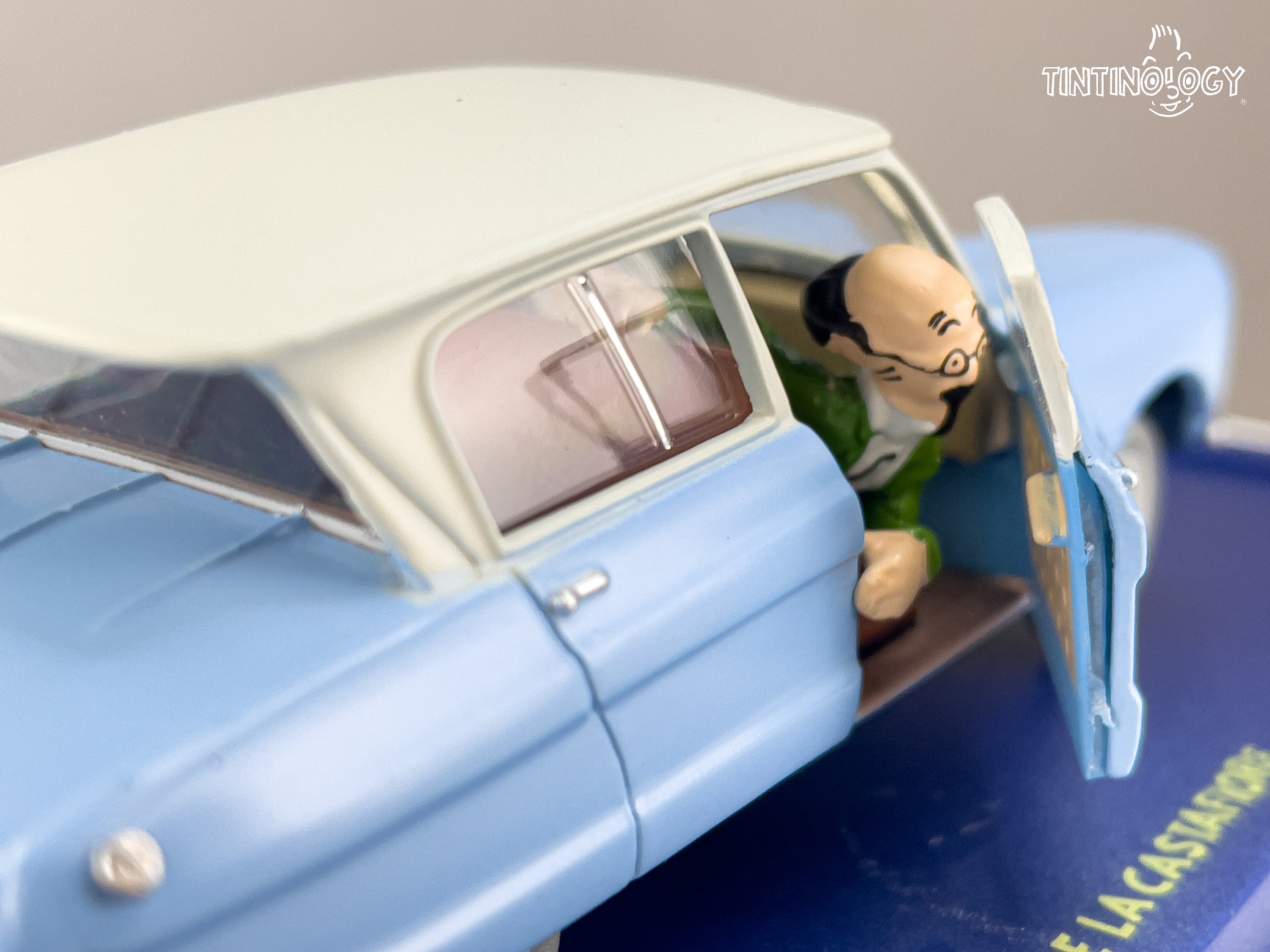 ATLAS TINTIN CAR # 14 Citroen Ami 6 - Castafiore Emerald Herge