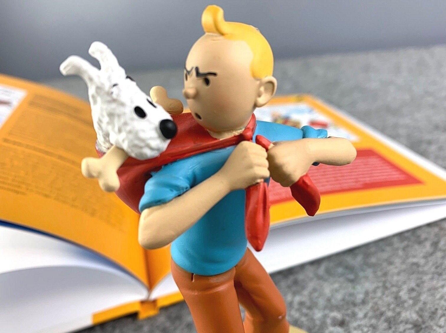 タンタン フィギュア オフィシャル # 39 タンタンとスノーウィの背中