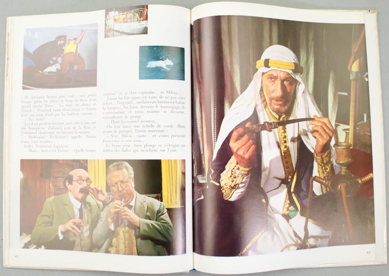 Puede incluir: Una p&aacute;gina doble de una revista vintage con fotogramas de pel&iacute;culas. Una imagen muestra a un hombre con vestimenta de Oriente Medio sosteniendo una pipa. Otras im&aacute;genes muestran un barco y dos hombres con trajes.