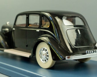 Hergé . En voiture Tintin ! - La MG de l'Île Noire