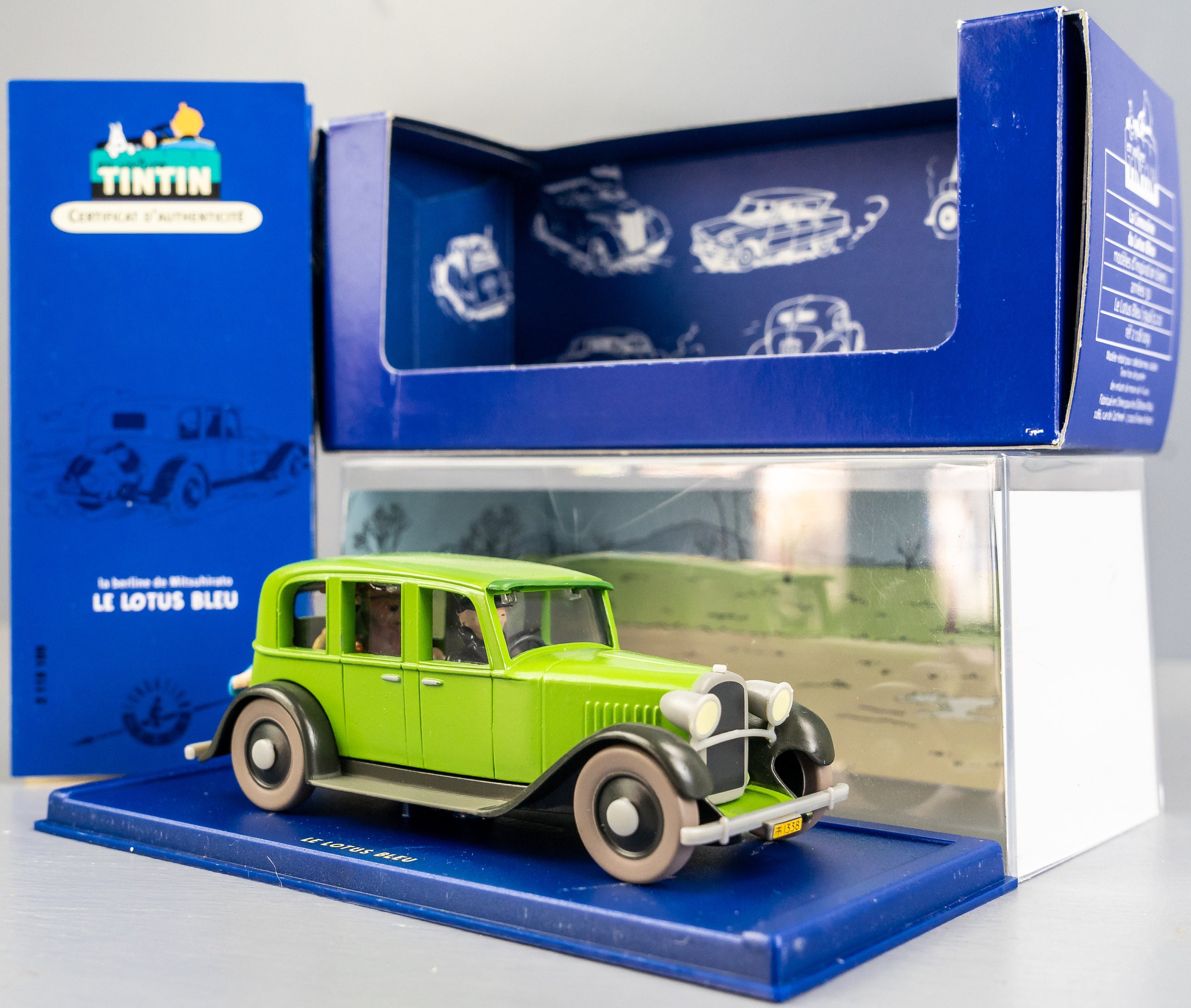 ATLAS TINTIN Car # 9 Mitsuhirato's Green Limo - Blue Lotus Herge