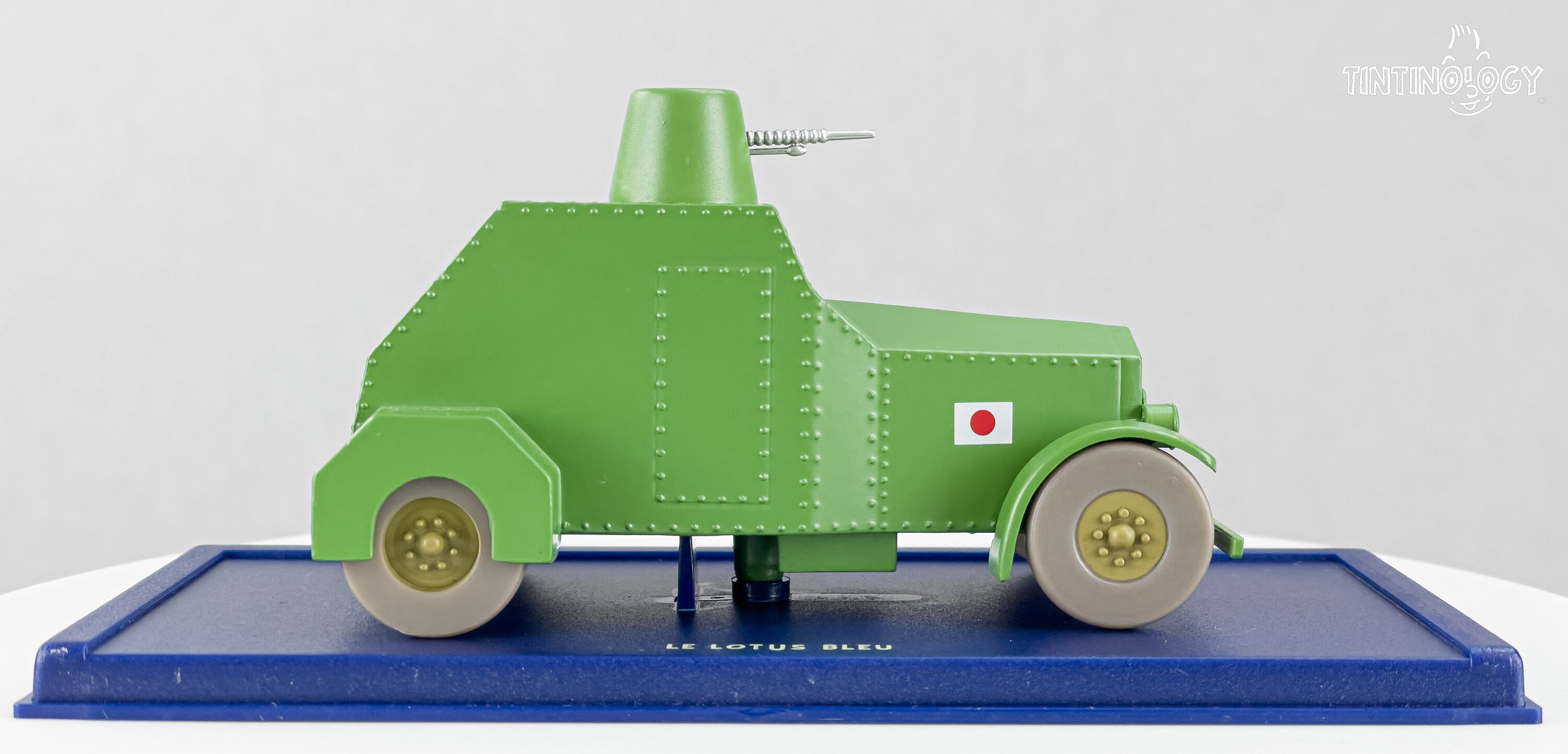 ATLAS TINTIN CAR # 37 Armoured Car - the Blue Lotus Herge Model