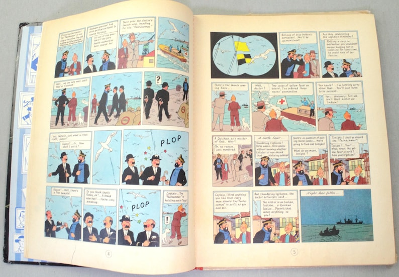 Op de afbeelding: Open boek met stripverhaal illustraties. De pagina's tonen panelen met tekeningen van mensen, boten en tekstballonnen. De strip is in kleur, met een vintage stijl. Het boek is open op pagina's 4 en 5.