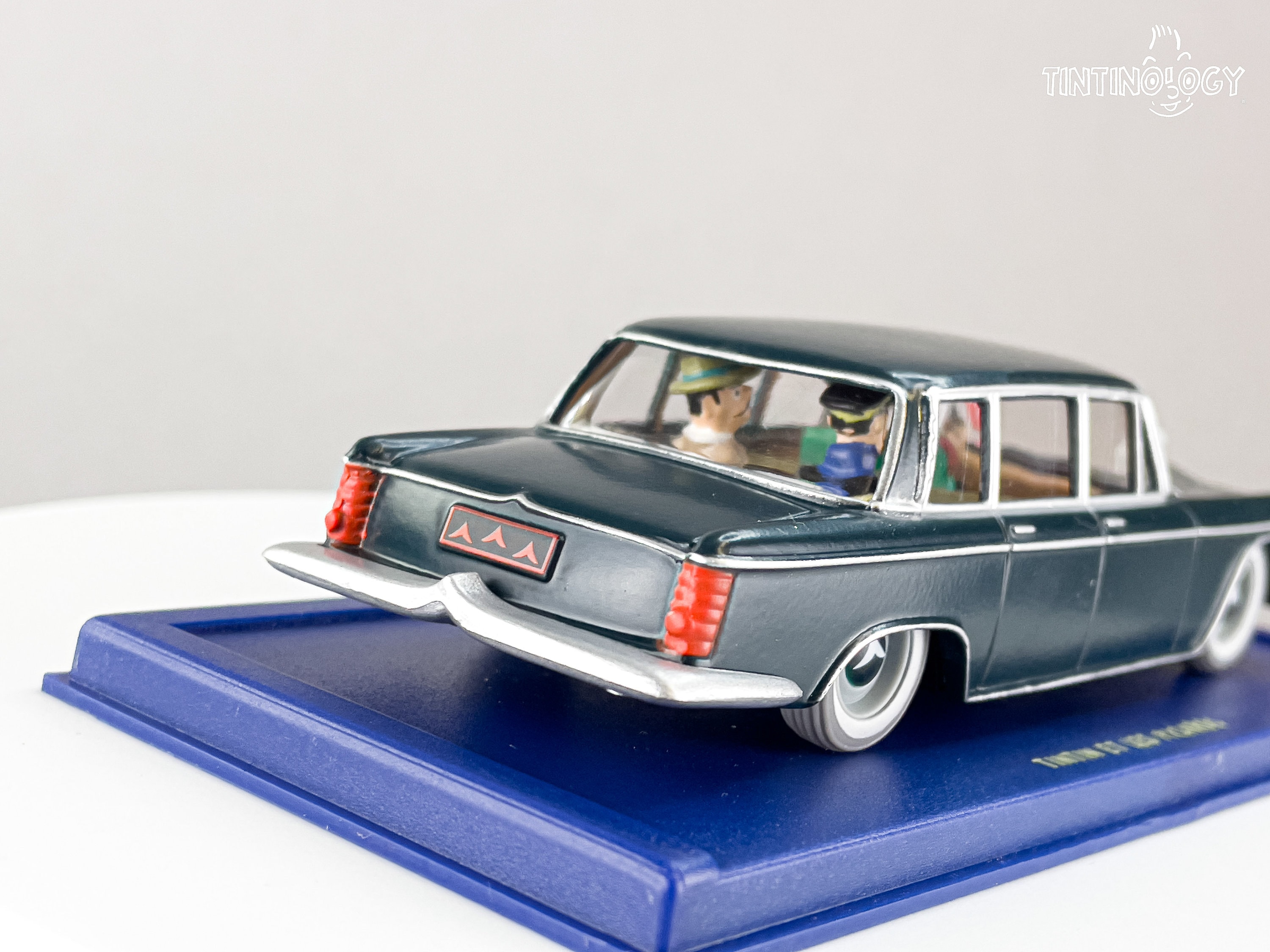 ATLAS TINTIN Car # 11 Government Limo - Picaros Herge Model